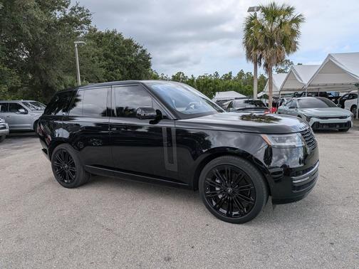 Black 2023 Land Rover Range Rover P400 SE