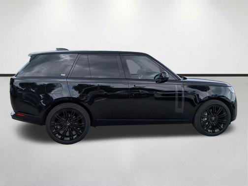 Black 2023 Land Rover Range Rover P400 SE