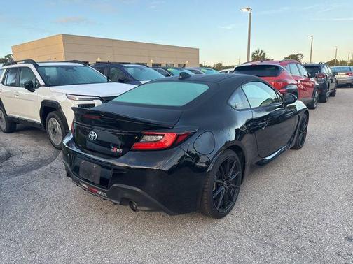 Raven 2024 Toyota GR86 Premium