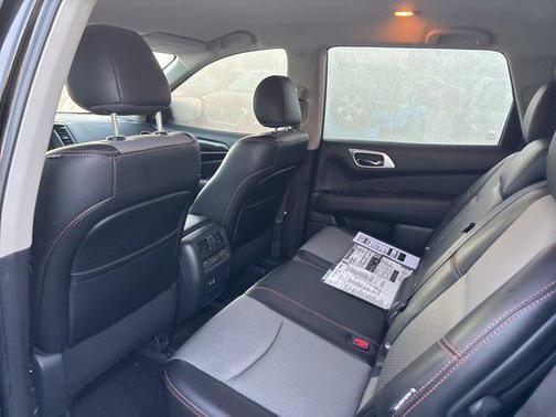 2020 Nissan Pathfinder SV 2WD