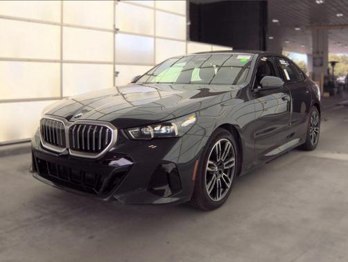 Dark Graphite Metallic 2026 BMW 530 530i