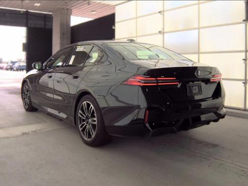 Dark Graphite Metallic 2026 BMW 530 530i