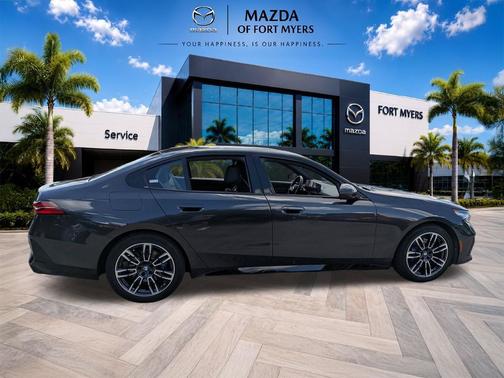 Dark Graphite Metallic 2026 BMW 530 530i