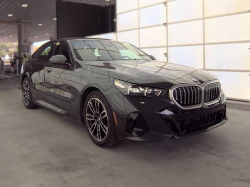 Dark Graphite Metallic 2026 BMW 530 530i