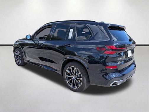 Carbon Black Metallic 2026 BMW X5 xDrive40i