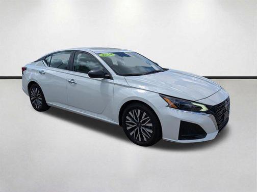 Pearl White Tricoat 2024 Nissan Altima 2.5 SV