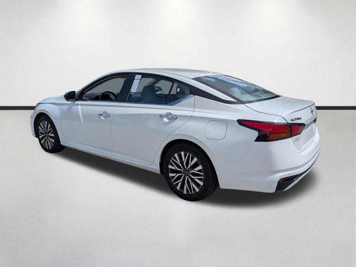 Pearl White Tricoat 2024 Nissan Altima 2.5 SV