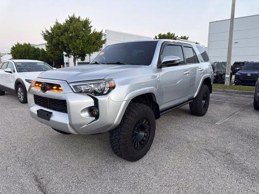 Classic Silver Metallic 2019 Toyota 4Runner SR5