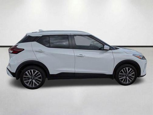 Fresh Powder 2022 Nissan Kicks SV
