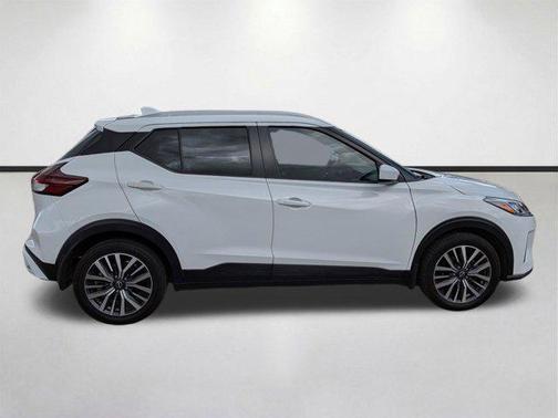 Fresh Powder 2022 Nissan Kicks SV