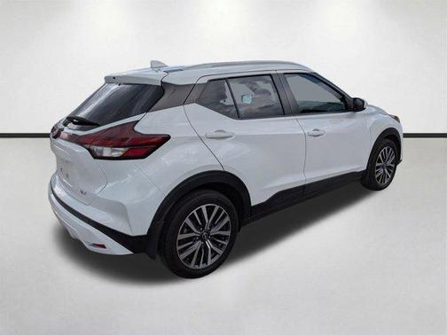Fresh Powder 2022 Nissan Kicks SV