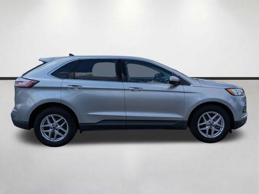 Iconic Silver Metallic 2021 Ford Edge SEL
