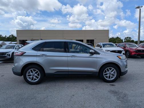 Iconic Silver Metallic 2021 Ford Edge SEL