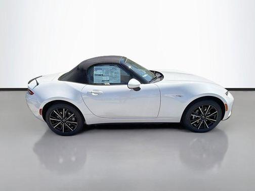 Snowflake White Pearl Mica 2026 Mazda MX-5 Miata Grand Touring