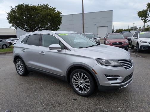 Ingot Silver Metallic 2017 Lincoln MKC Reserve