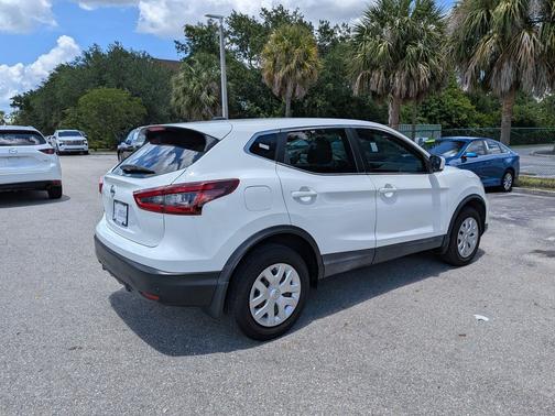 Glacier White 2020 Nissan Rogue Sport S