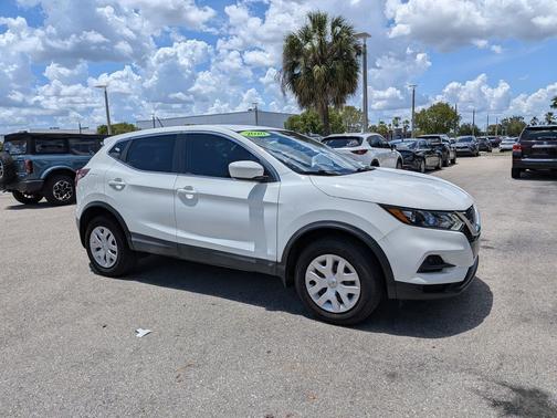 Glacier White 2020 Nissan Rogue Sport S