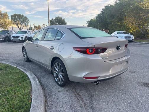 Platinum Quartz Metallic 2025 Mazda Mazda3 FWD w/Preferred Package