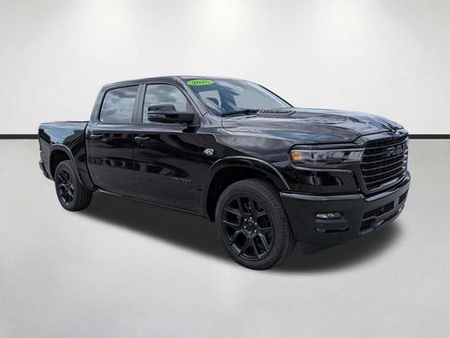 Diamond Black Crystal Pearlcoat 2026 RAM 1500 Laramie