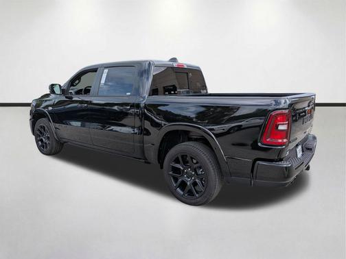 Diamond Black Crystal Pearlcoat 2026 RAM 1500 Laramie