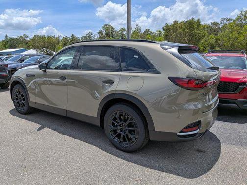Zircon Sand Metallic 2026 Mazda CX-70 3.3 Turbo Premium