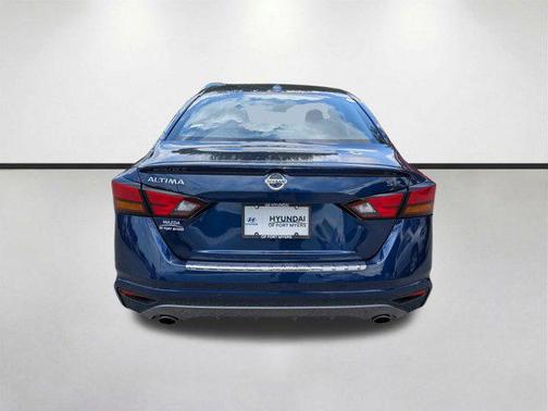 Deep Blue Pearl 2022 Nissan Altima SR FWD