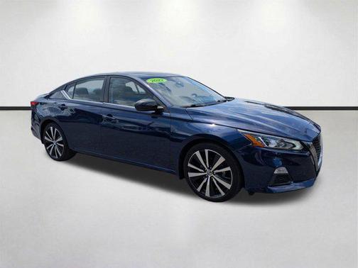 Deep Blue Pearl 2022 Nissan Altima SR FWD