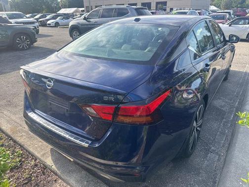 Deep Blue Pearl 2022 Nissan Altima SR FWD