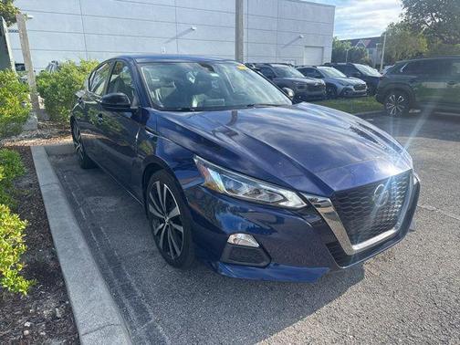 Deep Blue Pearl 2022 Nissan Altima SR FWD