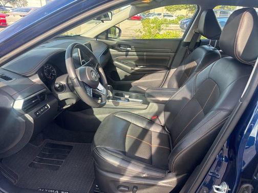 Deep Blue Pearl 2022 Nissan Altima SR FWD