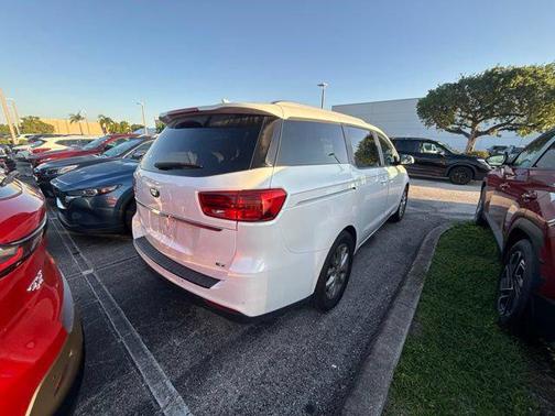 Snow White Pearl 2019 Kia Sedona EX
