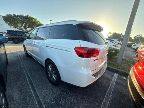 Snow White Pearl 2019 Kia Sedona EX