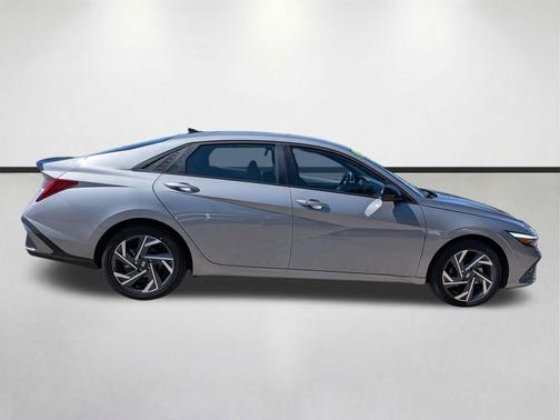 Fluid Metal 2025 Hyundai ELANTRA HEV SEL Sport