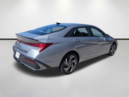 Fluid Metal 2025 Hyundai ELANTRA HEV SEL Sport