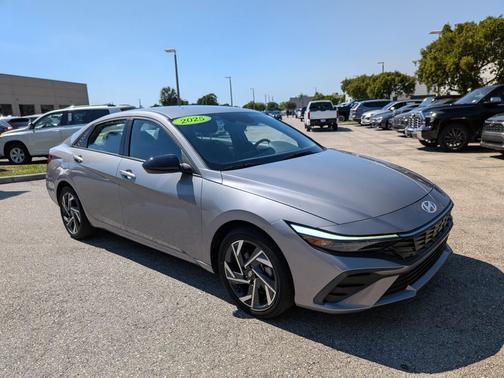 Fluid Metal 2025 Hyundai ELANTRA HEV SEL Sport