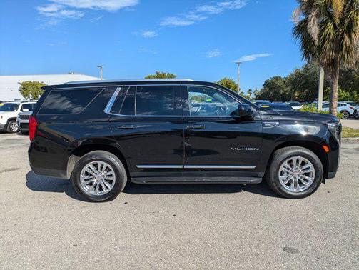 2023 GMC Yukon SLT