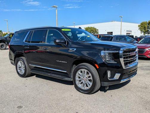 2023 GMC Yukon SLT