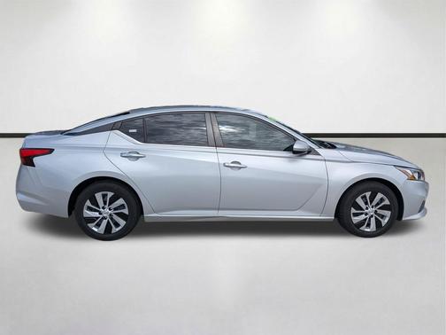 Brilliant Silver Metallic 2020 Nissan Altima S FWD