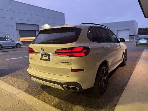 2026 BMW X5 M60i