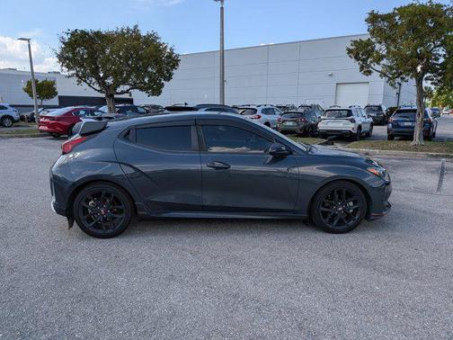 2019 Hyundai Veloster Base