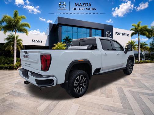 Summit White 2023 GMC Sierra 2500 AT4