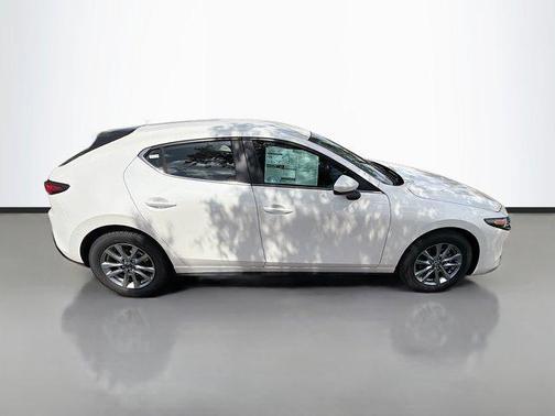 Snowflake White Pearl Mica 2026 Mazda Mazda3 FWD