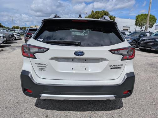 Crystal White Pearl 2025 Subaru Outback Touring XT
