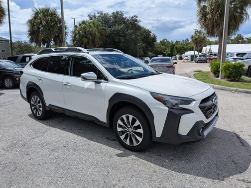 Crystal White Pearl 2025 Subaru Outback Touring XT