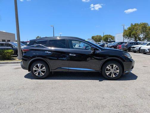 Magnetic Black Pearl 2021 Nissan Murano SV FWD