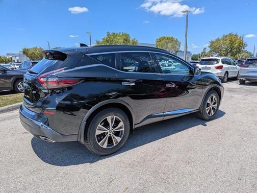 Magnetic Black Pearl 2021 Nissan Murano SV FWD