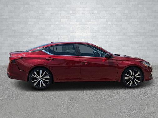 2021 Nissan Altima SR FWD