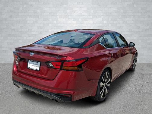 2021 Nissan Altima SR FWD
