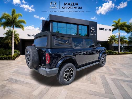 Antimatter Blue Metallic 2021 Ford Bronco Outer Banks
