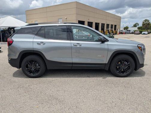 2024 GMC Terrain AWD AT4